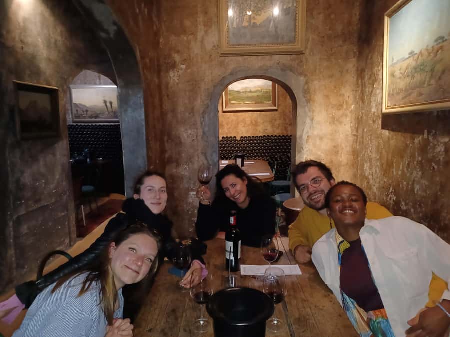 Stellenbosch wine tour, all inclusive of lunch and tastings. - Tasting stop one: getting your bearings