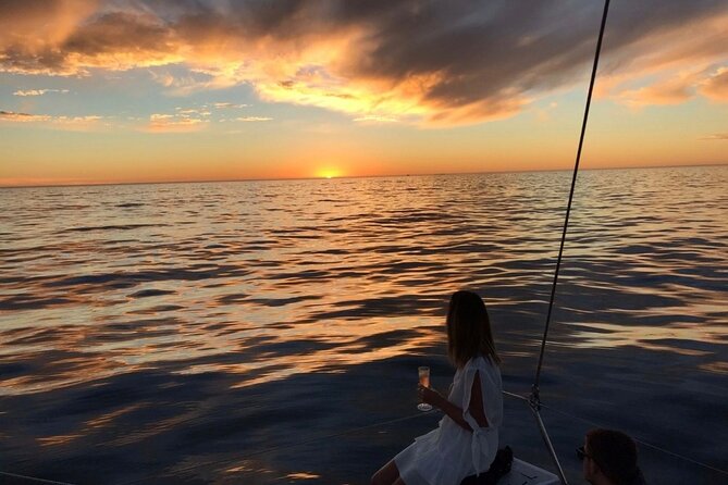 Sunset Champagne Cruise from Cape Town - Why Cape Town looks best from the water at sunset