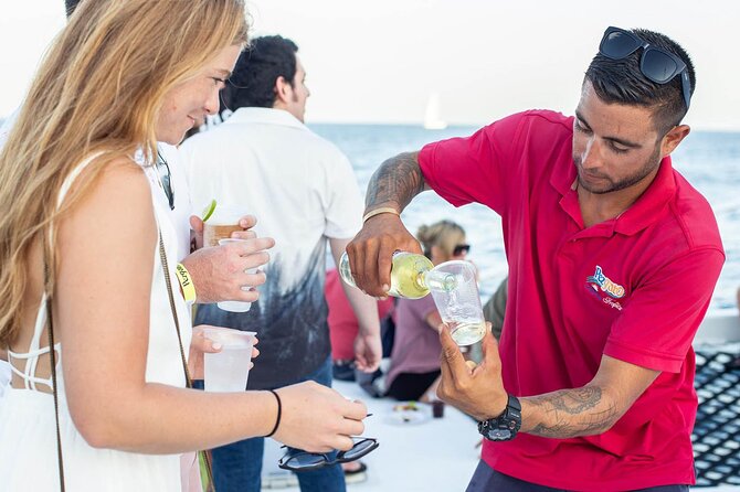 Sunset Cruise in Los Cabos with Jazz and Wine - El Arco and Land’s End
