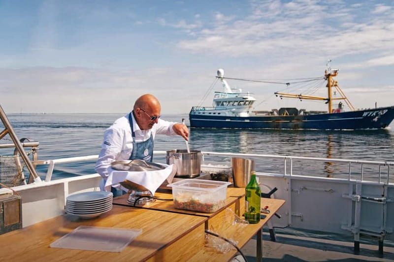 Sylt: Shell safari with boat | incl. Mussel tasting & 1 glass of wine - The mussel farms off Hörnum