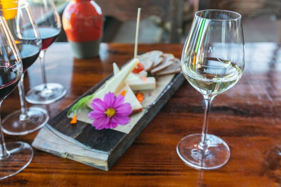 Tacoronte: Guided Winery Tour with Wine and Cheese Tastings - The four wine and cheese pairings