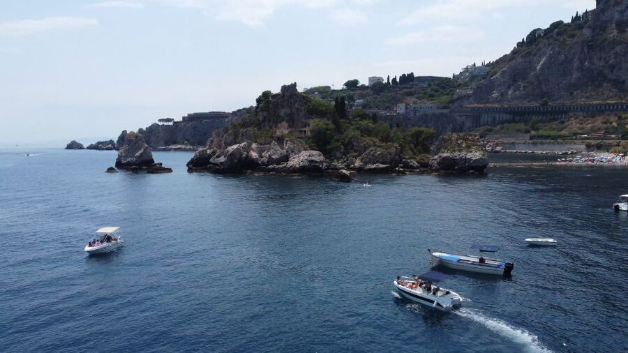 Taormina: Coastal Highlights Cruise with Wine & Food Tasting - Cruising between Taormina and Giardini Naxos