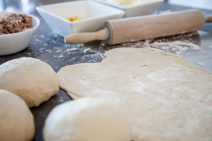 Taormina: Pizza Making Class with Lunch and Wine Tasting - Meeting the chef near Porta Messina