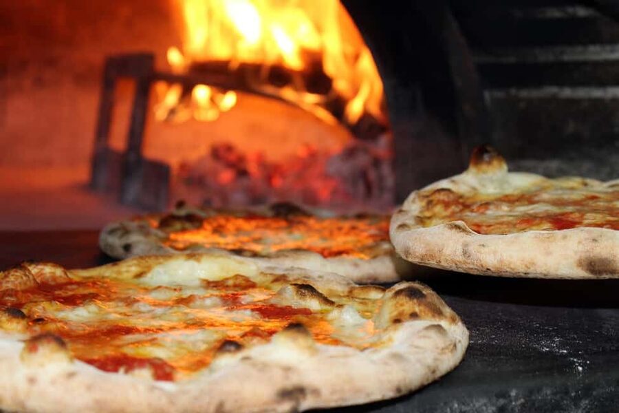Taormina: Pizza Making Class with Lunch and Wine Tasting - Starting with Sicilian pasta