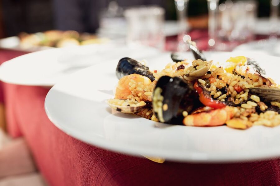 Taormina: Shared or Private Food & Wine Walking Tour - The social side of a shared evening