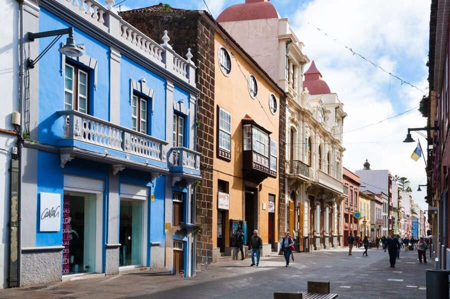 Tenerife: Full-Day Gastronomy and Wine Tour - La Laguna: architecture before lunch