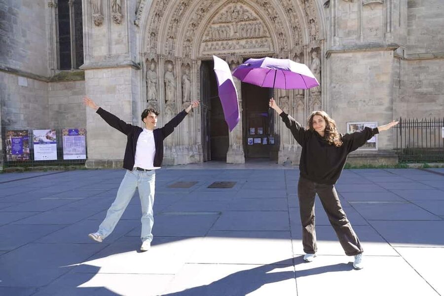 The Best of Bordeaux Walking Tour + 1 Glass of Wine - What the included drink really adds