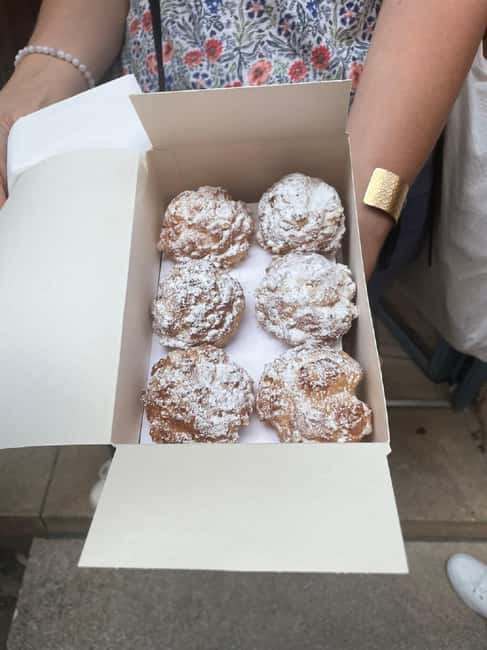 The Ultimate Bordeaux Food Tour: Full Meal & Fine Wines - The guides shape the experience