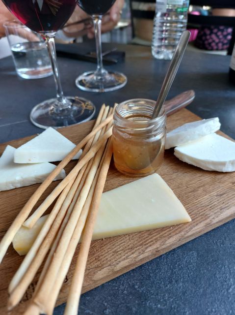 Thessaloniki: Small-Group Wine Tasting Tour with Appetizers - Second stop: comparing white, red, and rosé