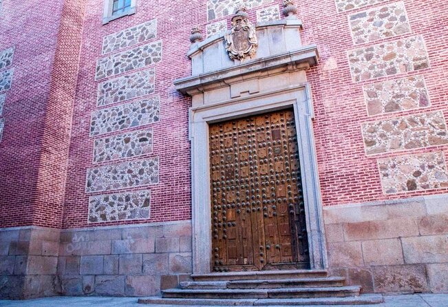 Toledo Tour & Vineyard Walk with Wine Tasting from Madrid - Guides, group size, and the bilingual pace
