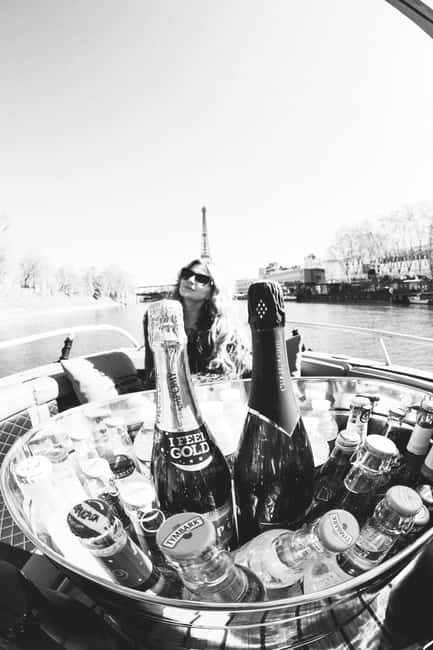 Top Private Cruises in Paris with Champagne + more surprises - Key points to know before booking