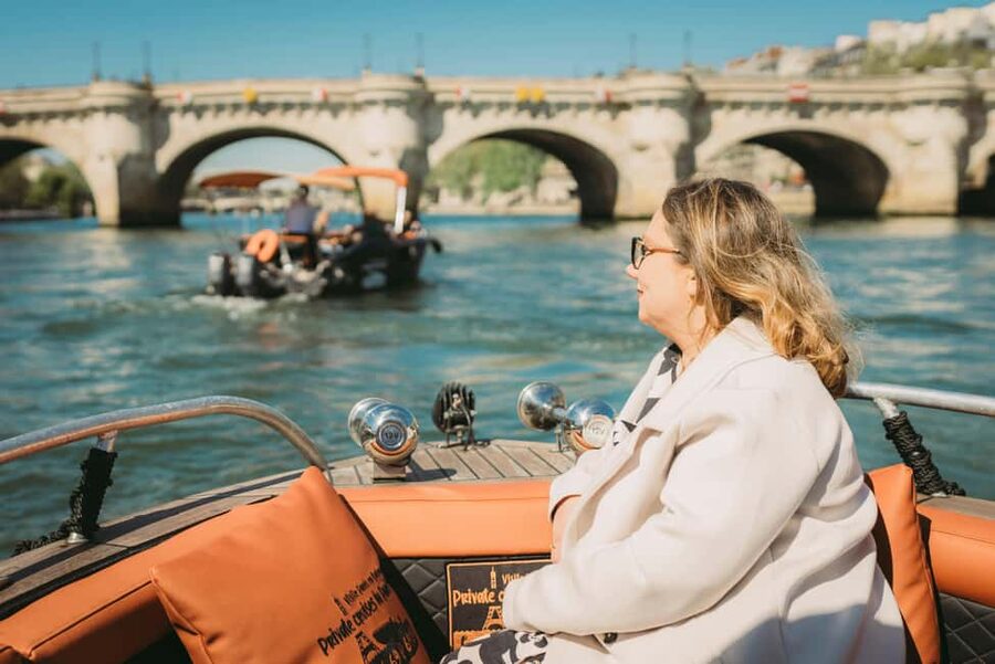 Top Private Cruises in Paris with Champagne + more surprises - What the guides add to the ride