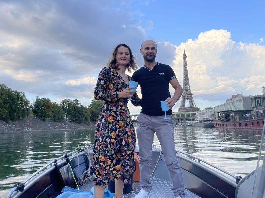Top Private Cruises in Paris with Champagne + more surprises - Pont Neuf, Notre Dame, and the Île de la Cité