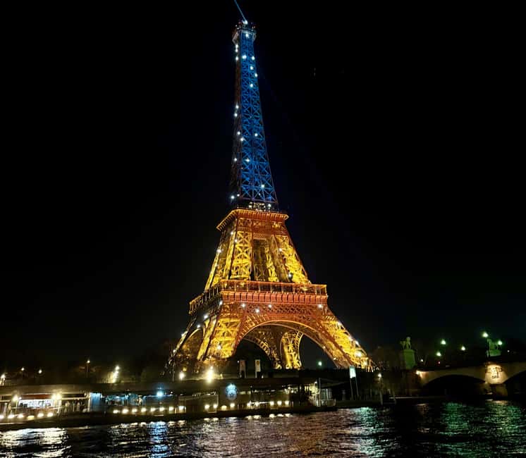 Top Private Cruises in Paris with Champagne + more surprises - Starting at Port Javel Haut near the Statue of Liberty