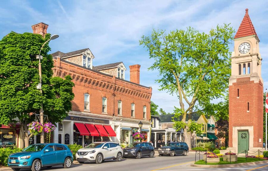 Toronto: Niagara-on-the-Lake, Wine Tasting & Chocolate Tour - Who should book this experience?