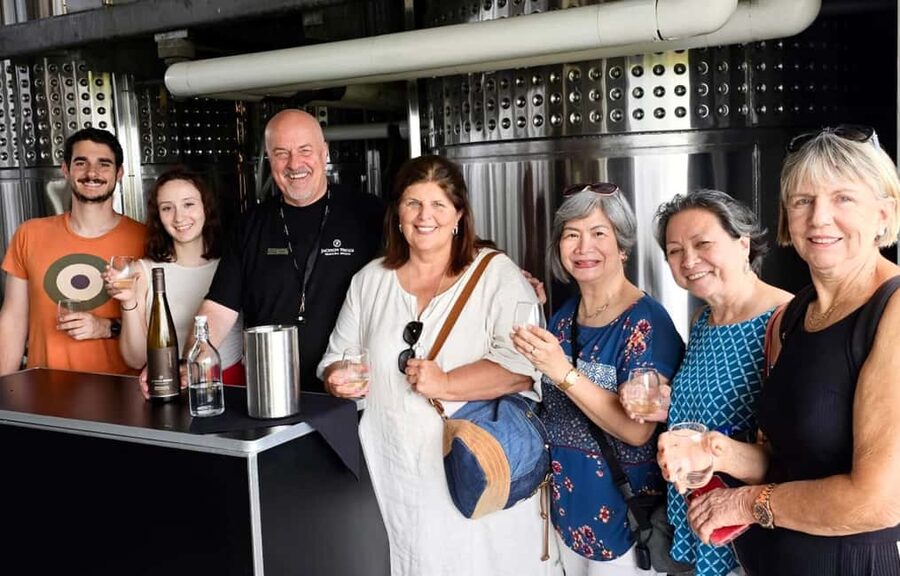 Toronto: Niagara-on-the-Lake, Wine Tasting & Chocolate Tour - Two hours to wander Niagara-on-the-Lake