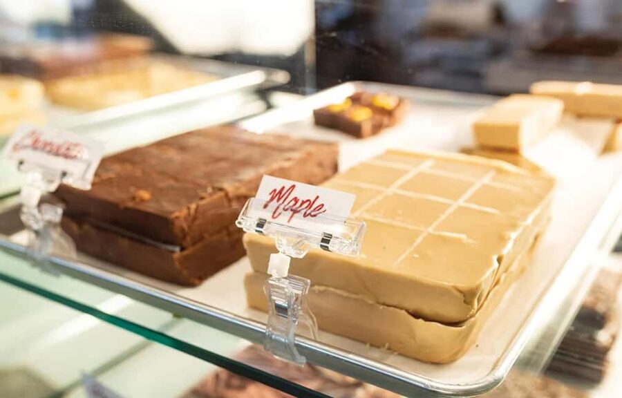 Toronto: Niagara-on-the-Lake, Wine Tasting & Chocolate Tour - What to bring and what to expect