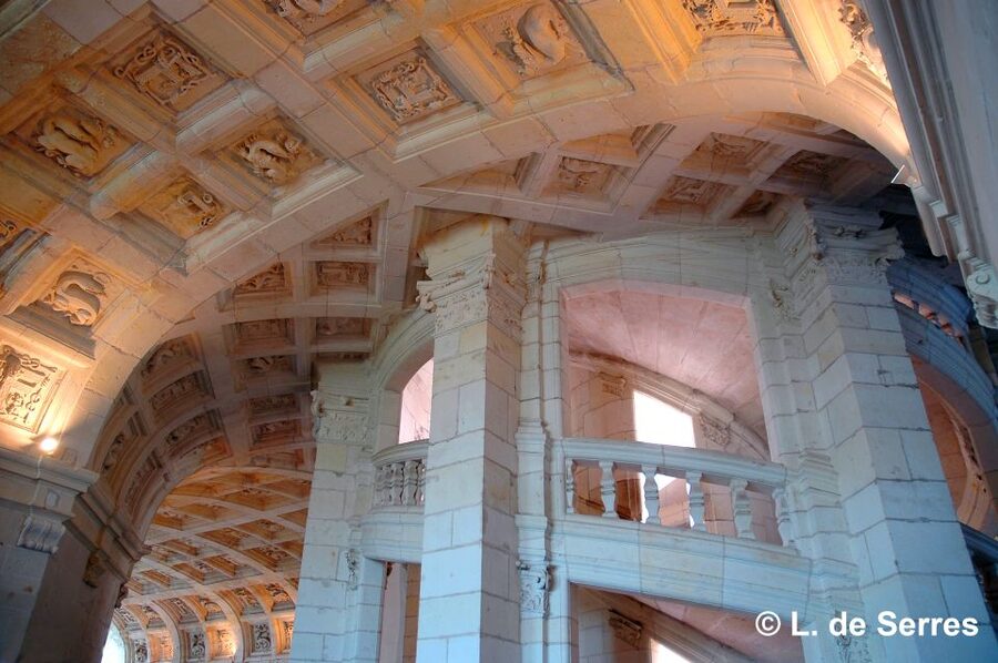 Tours/Amboise: Chambord, Chenonceau Day Trip & Wine Tasting - Amboise and Les Caves Ambacia: the day’s best pause