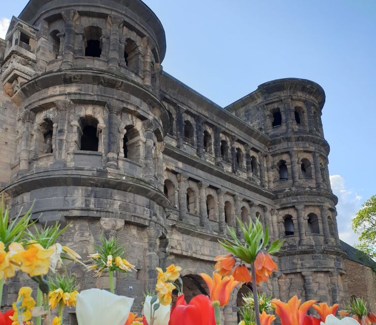 Trier: Guided City Walk with Wine Tasting - Porta Nigra and the first taste of Roman Trier