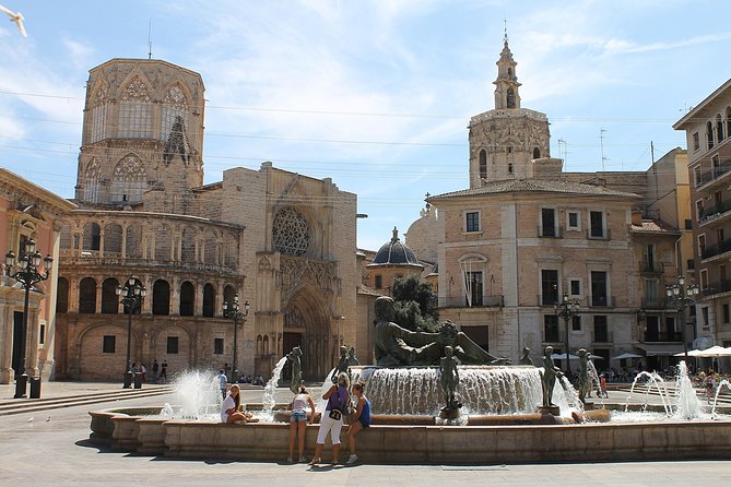 Valencia Old Town Tour with Wine & Tapas in 11th Century Historic Monument - La Lonja and the story of silk