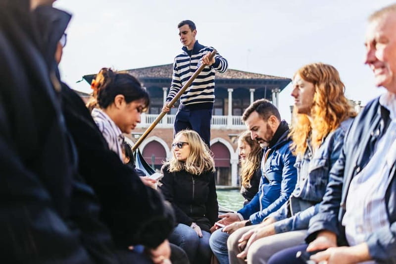 Venice: Eat Like a Local Food Tour with Wine & Spritz - Rialto Bridge and the bacari tradition