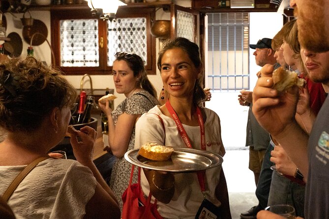 Venice Like a Local: Food, Wine & Spritz Tour with Traghetto Ride - The guide can make or break the evening