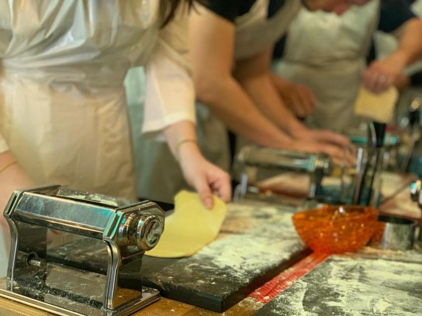 Venice: Pasta and Tiramisu Cooking Class with Wine - Key points to know before booking