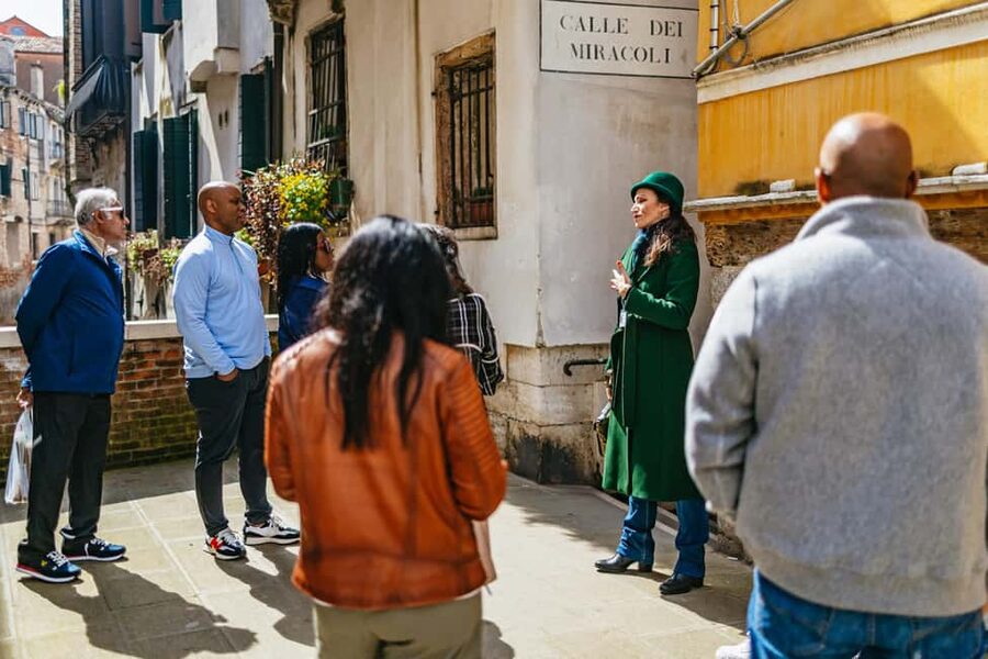 Venice: Rialto Market Food and Wine Lunchtime Tour - Cicchetti and the Venetian way to eat