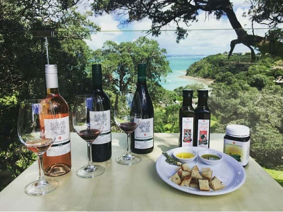 Waiheke Island Gourmet Food and Wine Tour with Lunch - What makes this Waiheke food tour worth considering