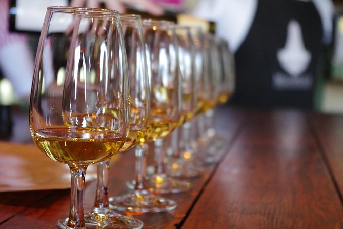 Waiheke island Wine Tours - PREMIUM wine tasting MAX 11 clients ! - Why the small group matters