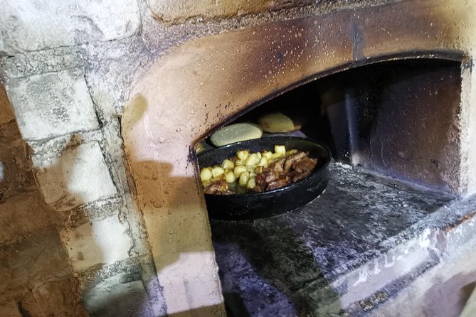 Wine, food and olive oil by PhD student - Who should book this experience