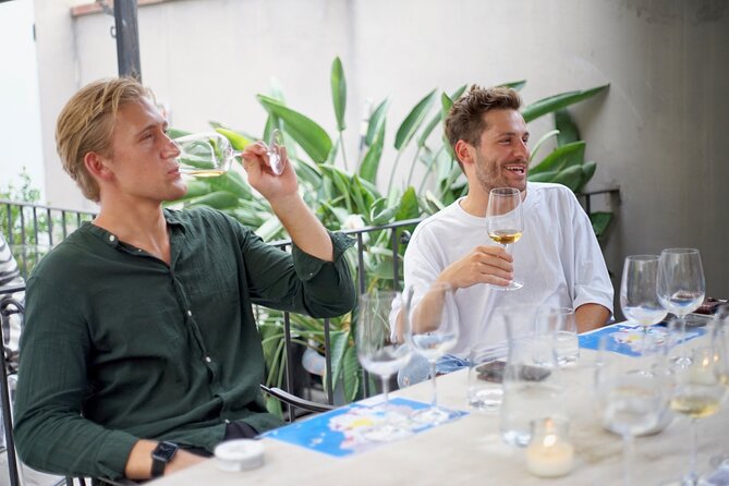 Wine Tasting Experience with a Professional Sommelier in Valencia City Center - How the group atmosphere affects the evening