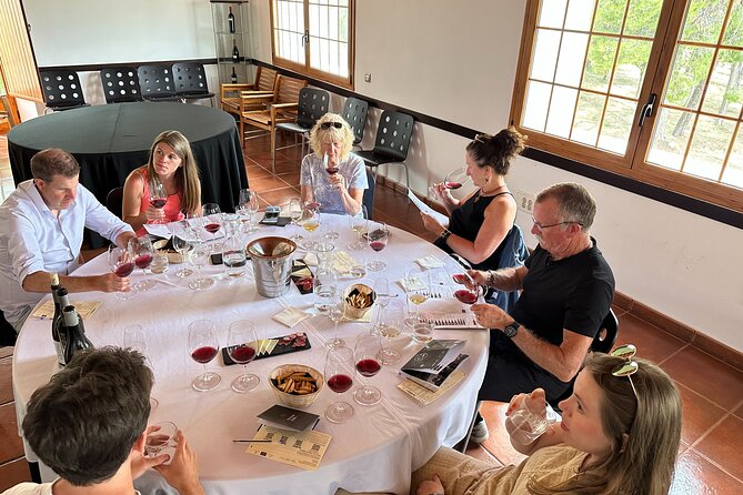 Wine Tasting in Three Boutique Wineries Tour - Max 8 people - Lunch among the vines in Pacs del Penedès