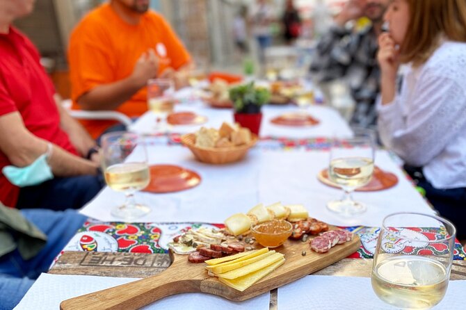 Wine Tasting with Tapas Walking Tour in Porto - Quinta dos Corvos and the two port samples