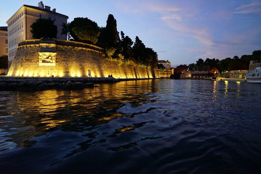 Zadar: Sunset and Night Cruise with Unlimited Sparkling Wine - Zadar’s UNESCO walls and the Lion Gate