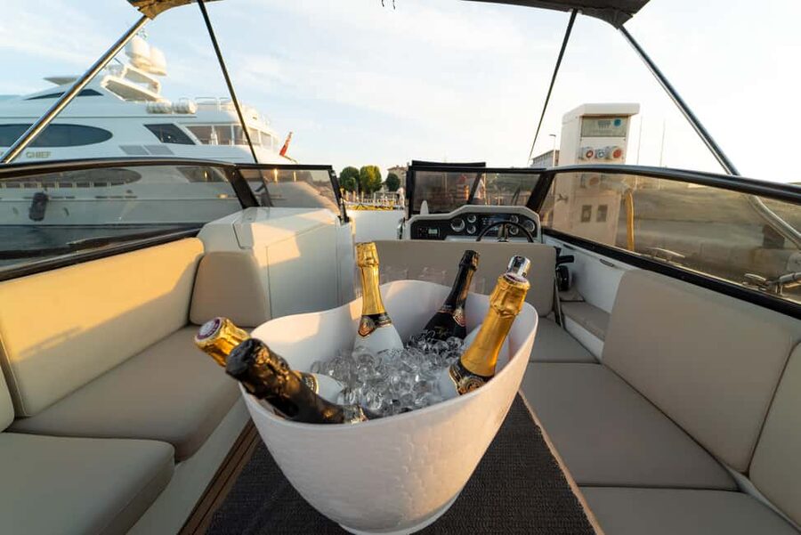 Zadar: Sunset and Night Cruise with Unlimited Sparkling Wine - Twenty minutes of sunset over the Adriatic